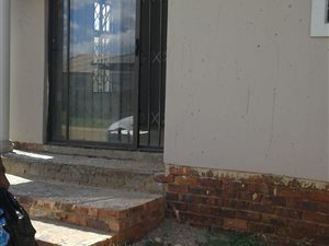 2 Bed House in Vanderbijlpark CE7