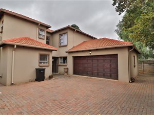 4 Bed Duplex in Glen Marais