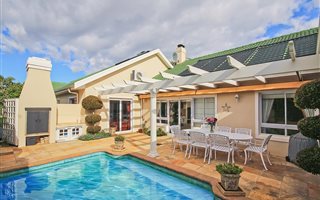 3 Bedroom House in Dennegeur