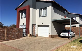 2 Bedroom Duplex in Oukraal Estate