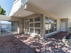 5 Bed House in Zeekoevlei