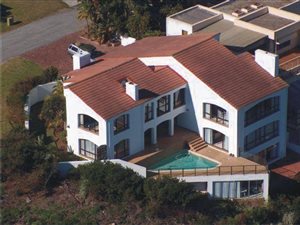 4 Bed House in The Heads