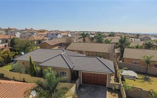 3 Bedroom House in Thatchfield