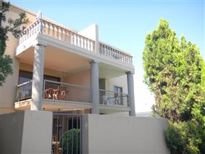 2 Bed Apartment in Benmore Gardens