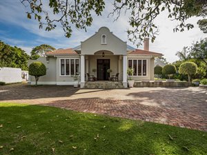 10 Bed House in Mill Park
