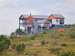 4 Bed House in The Hills