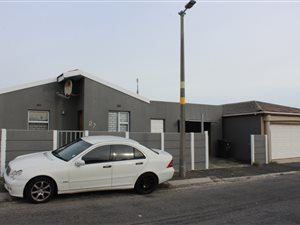 2 Bed House in Strandfontein