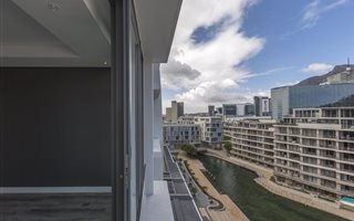 1 Bedroom Apartment in Foreshore