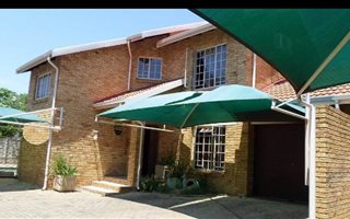 4 Bedroom House in Bo Dorp