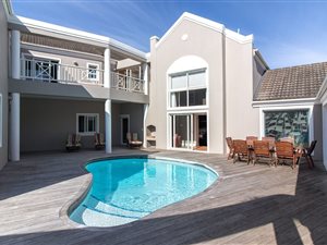 7 Bed House in Royal Alfred Marina
