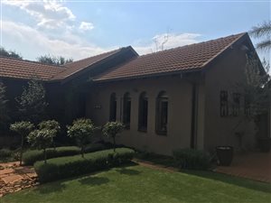4 Bedroom House in Rietvalleipark
