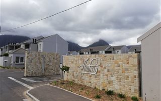 1 Bedroom Apartment in Paarl