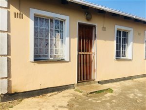 2 Bed House in Aquadene