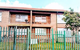 2 Bedroom Apartment in Krugersdorp North