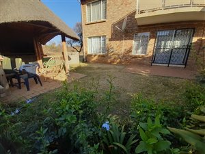 2 Bed Apartment in Doornpoort and surrounds