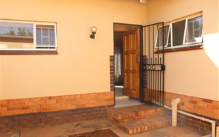 1 Bedroom Flat in Rietfontein