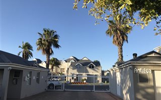 1 Bedroom Apartment in West Beach