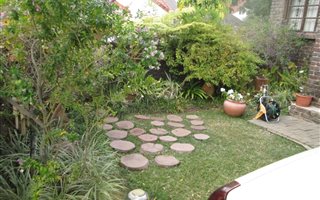 2 Bedroom Townhouse in Geelhoutpark