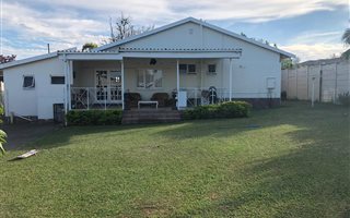 3 Bedroom House in Hayfields