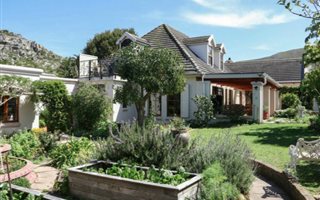 4 Bedroom House in Eastcliff