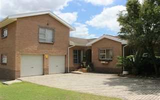 5 Bedroom House in Winterhoek Park