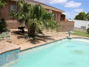 5 Bed House in Winterhoek Park