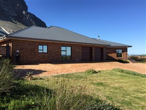 5 Bed House in Bettys Bay