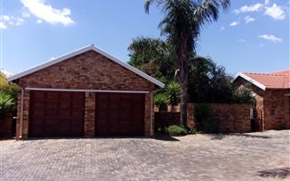 3 Bedroom Simplex in Ruimsig