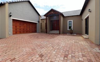 4 Bedroom House in Midstream Hill