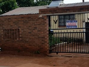 2 Bed House in Eldorado Park