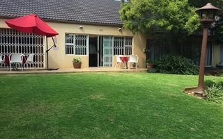 10 Bedroom House in Nimrod Park