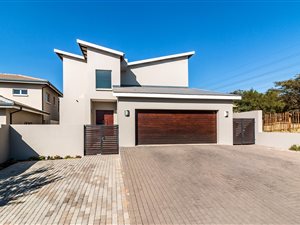 4 Bed House in Carlswald North Estate