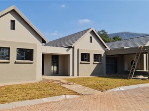 2 Bed House in Leloko
