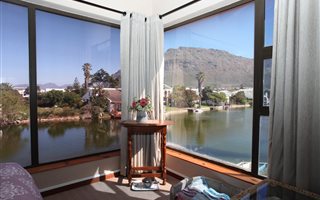 4 Bedroom House in Marina Da Gama