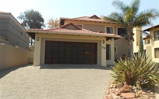 3 Bedroom House in Dainfern