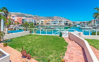 3 Bedroom Townhouse in Harbour Island