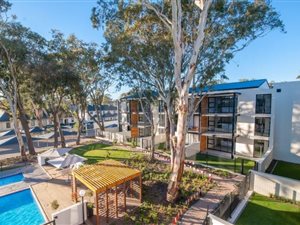 2 Bed Apartment in Paardevlei