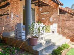 3 Bed Townhouse in Moreleta Park