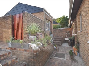 2 Bed Townhouse in Die Rand