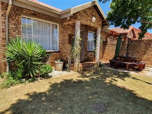 2 Bed House in Rooihuiskraal North