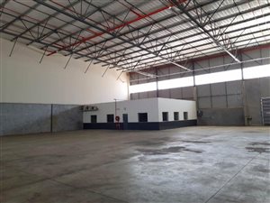 906 m² Industrial space in Pomona