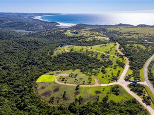 906 m² Land available in Cintsa
