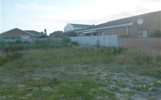 700 m² Land available in Franskraalstrand