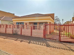 3 Bed House in Lenasia