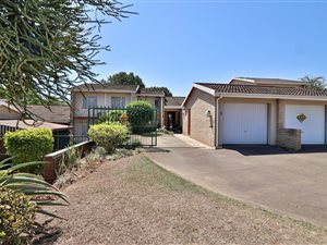 3 Bed Townhouse in Hayfields