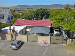 3 Bed House in Bothasig