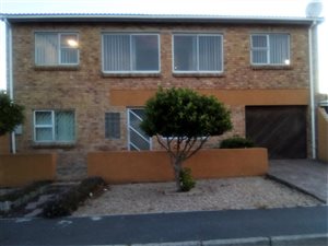 6 Bed House in Silvertown
