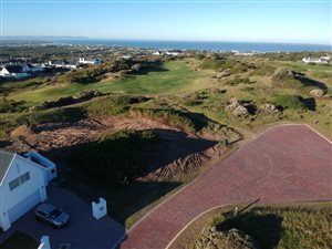 1305 m² Land available in St Francis Links
