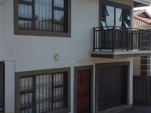3 Bed Duplex in La Mercy