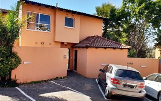 4 Bedroom Townhouse in Constantia Kloof